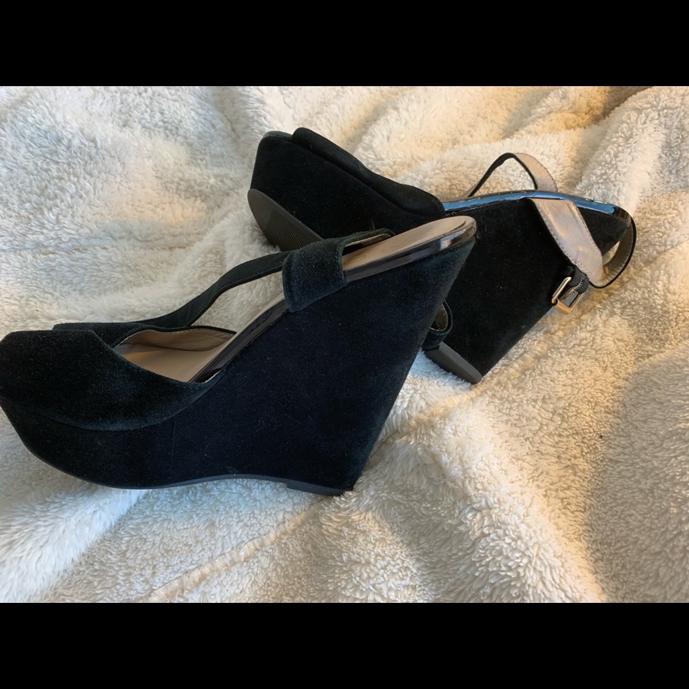 Heels - Picture 3 of 4